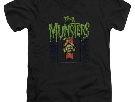 MUNSTERS : 50 YEAR LOGO S\S ADULT V NECK T-SHIRT 30\1 Black SM For Sale